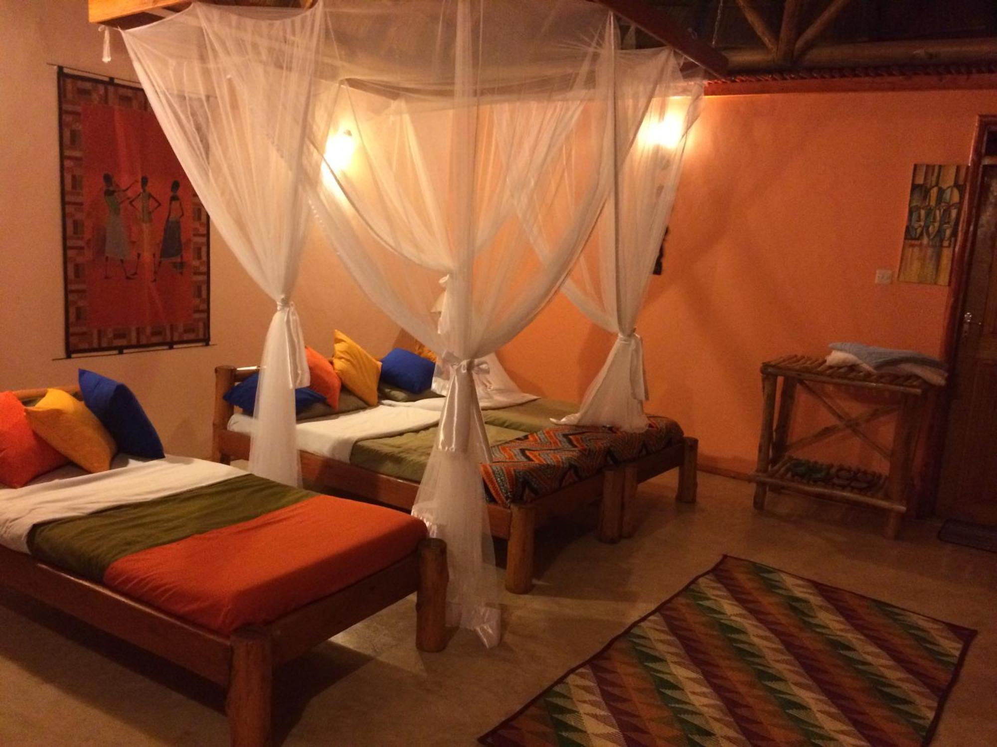 Wild Tracks Overland Camp Kasese Ruang foto