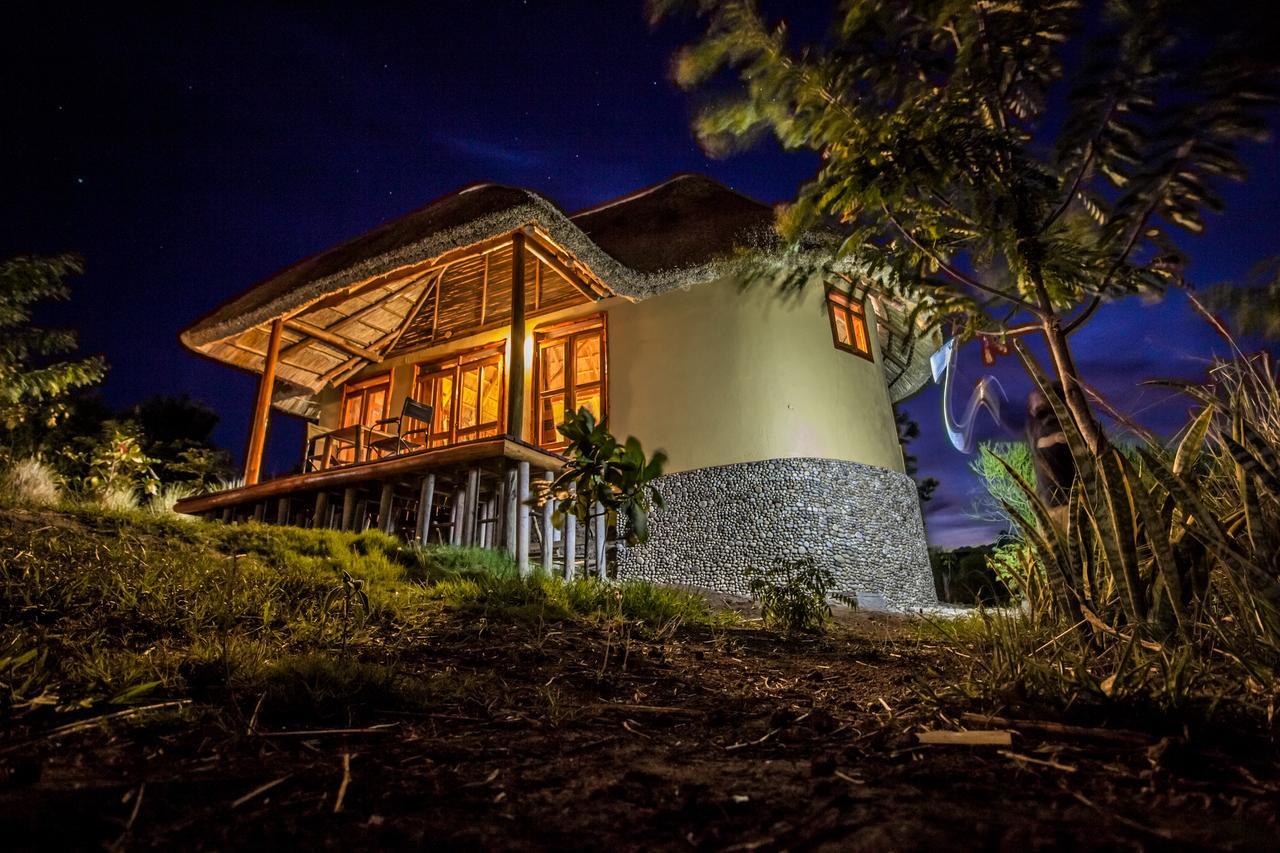 Wild Tracks Overland Camp Kasese Bagian luar foto