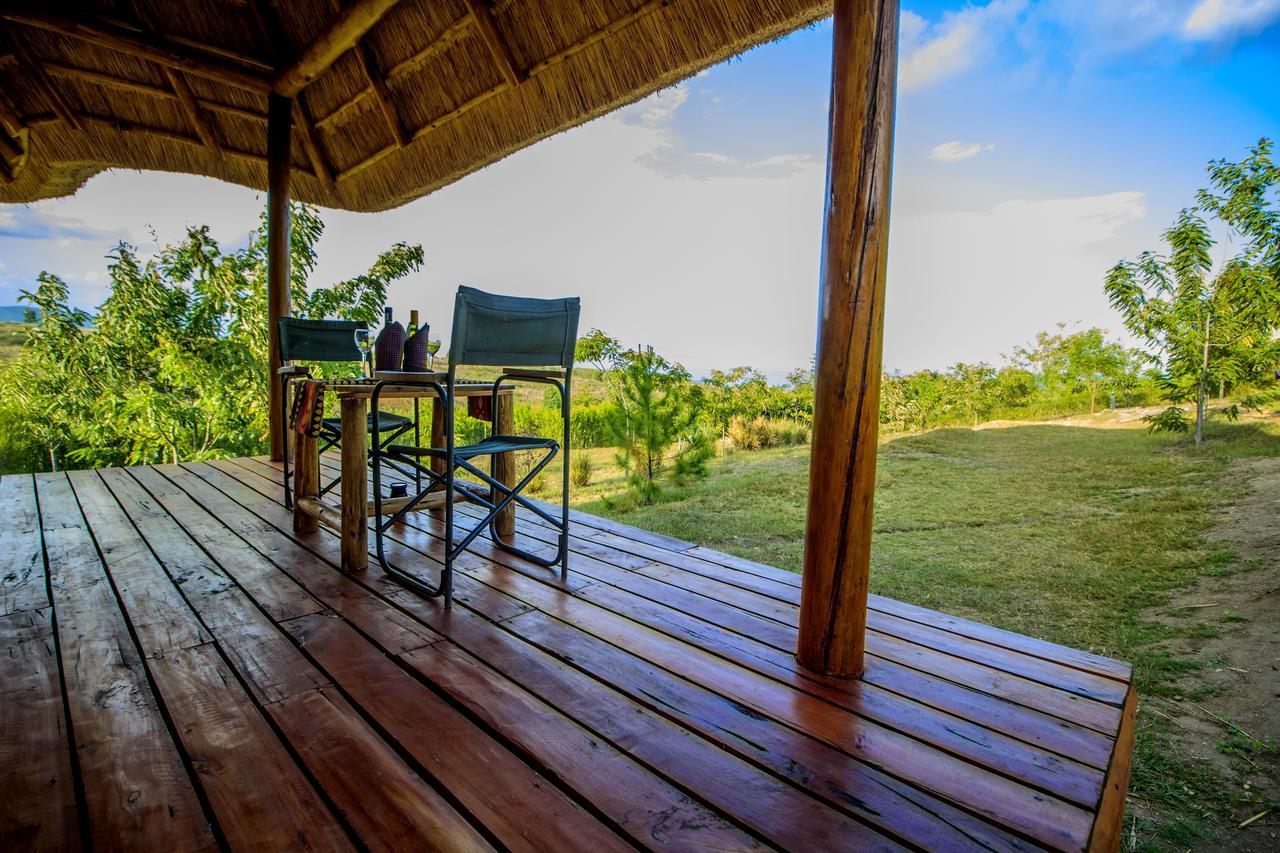 Wild Tracks Overland Camp Kasese Bagian luar foto